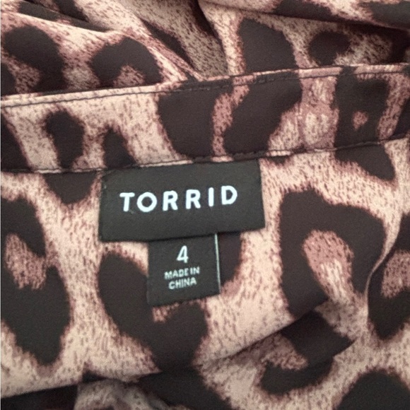 Leopard Print Pullover V NeckTop Size 4X Torrid   SKU 5 - Picture 6 of 16